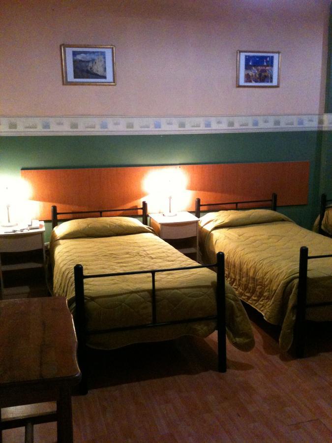 Hotel Londres 35 Сантьяго Номер фото